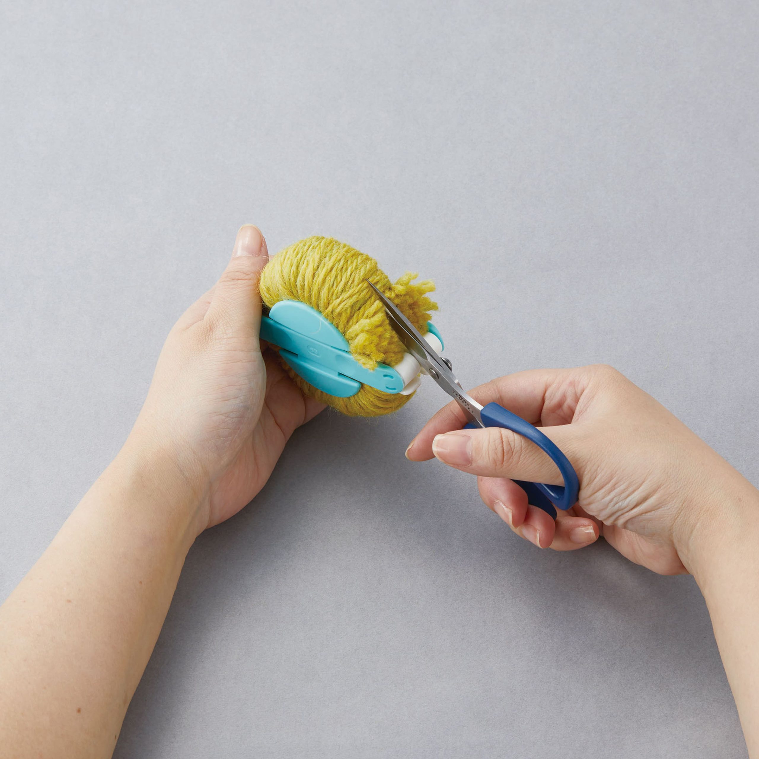 Clover Pom Pom Maker Set - Image 4